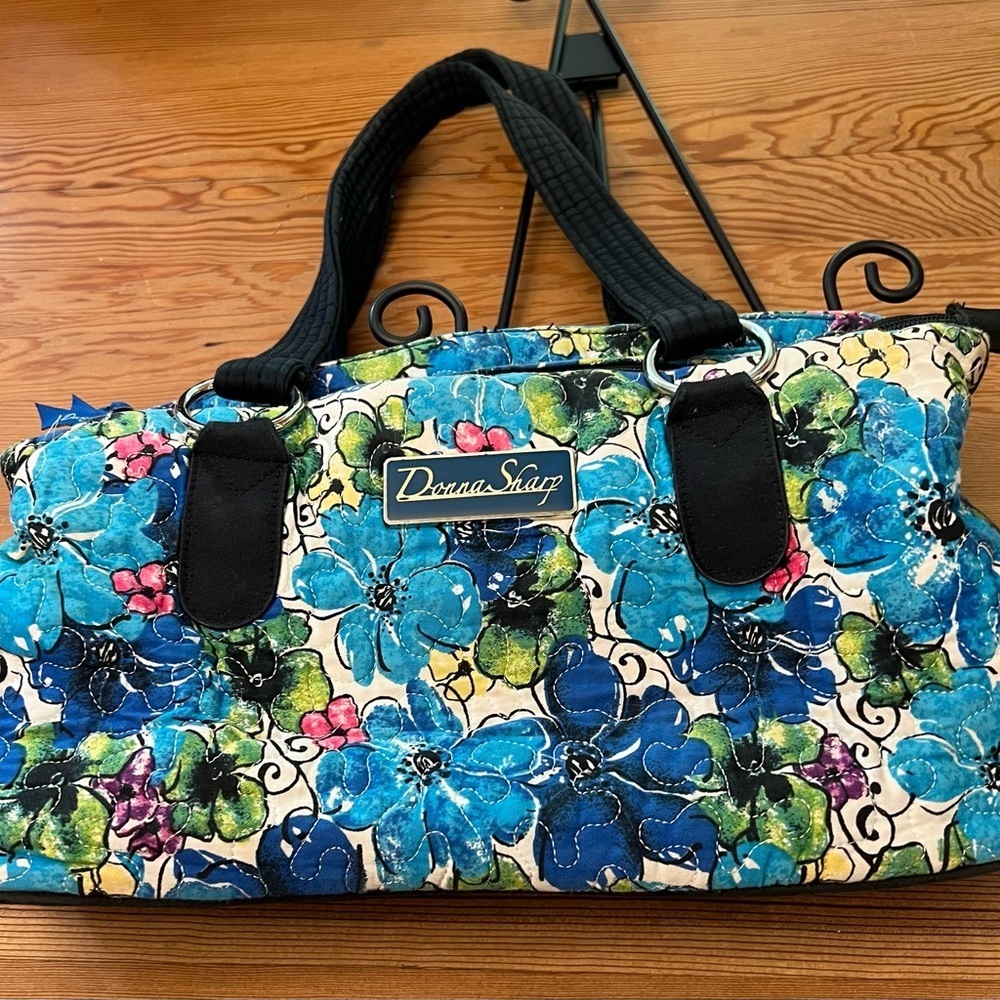 Donna Sharp Quilted Double Strap Shoulder Bag Bright Blue Floral PRETTY